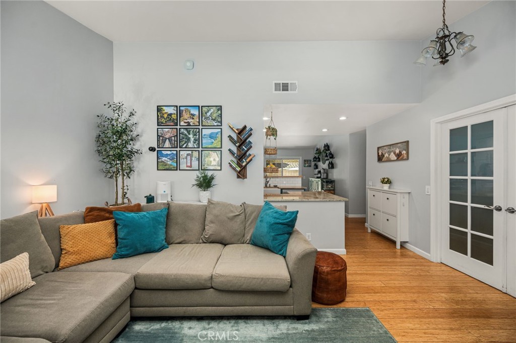 1231 N Dolores