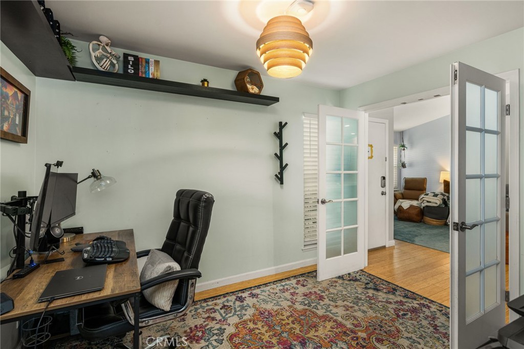 1231 N Dolores