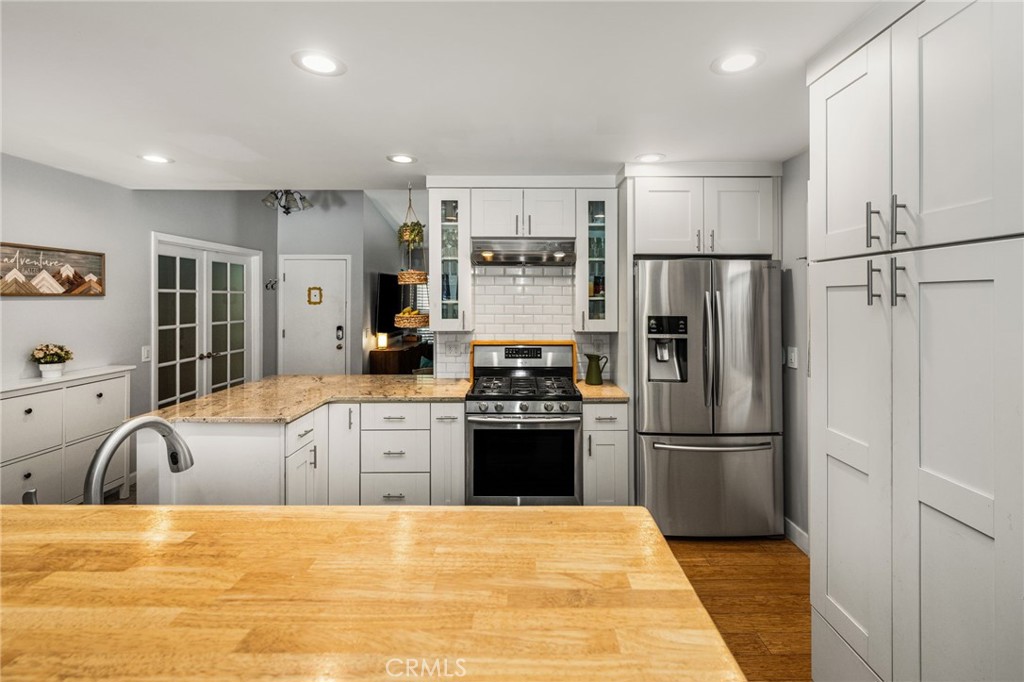1231 N Dolores