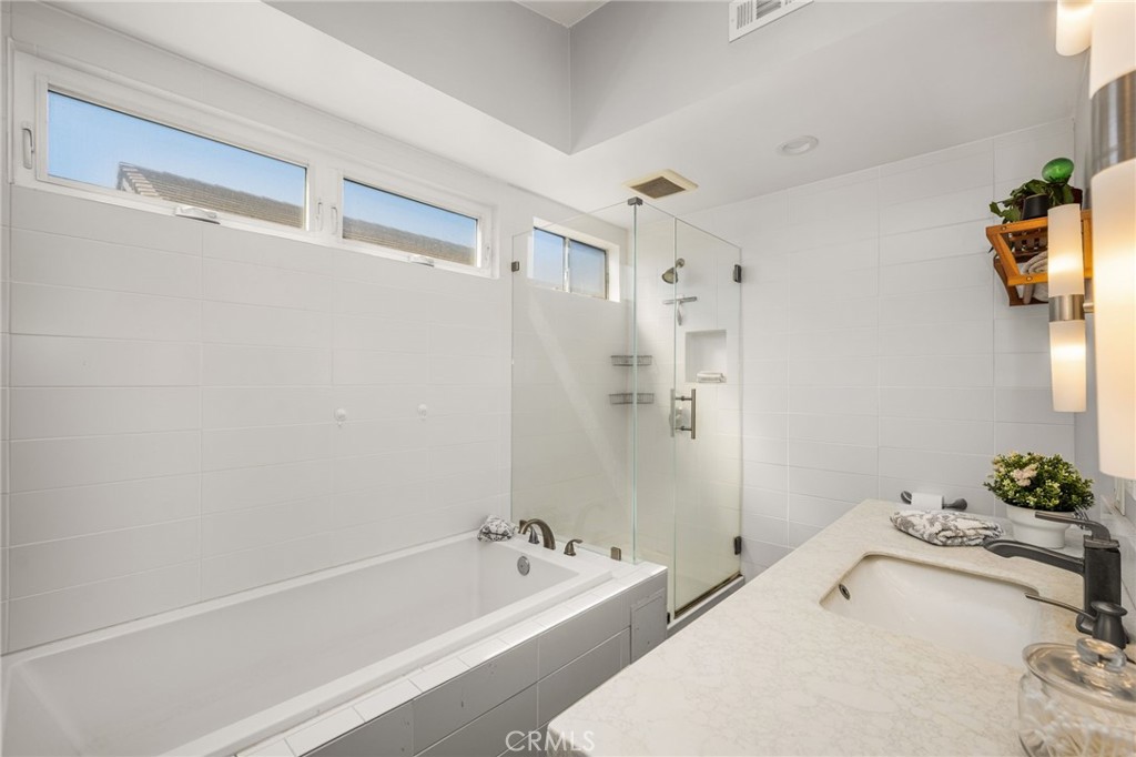 1231 N Dolores