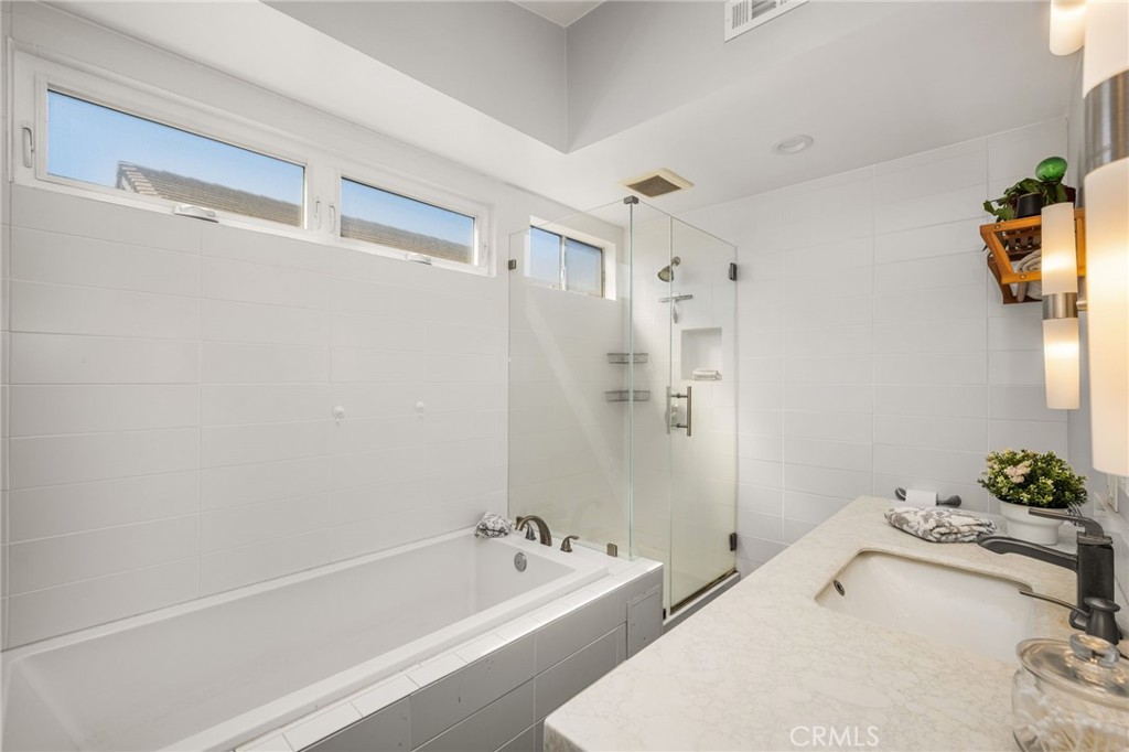 1231 N Dolores