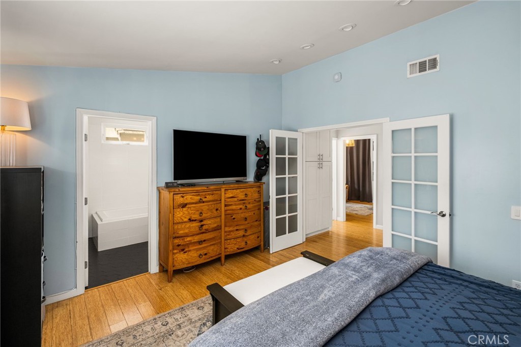 1231 N Dolores