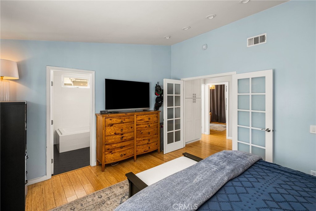 1231 N Dolores