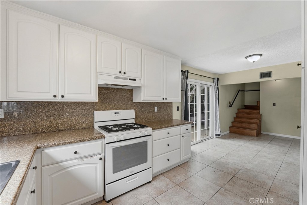 5976 Los Feliz Drive