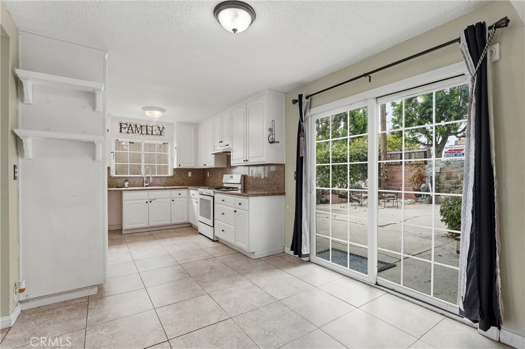 5976 Los Feliz Drive