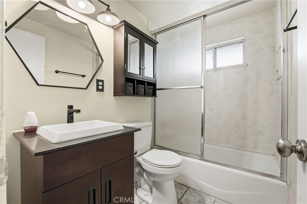 5976 Los Feliz Drive