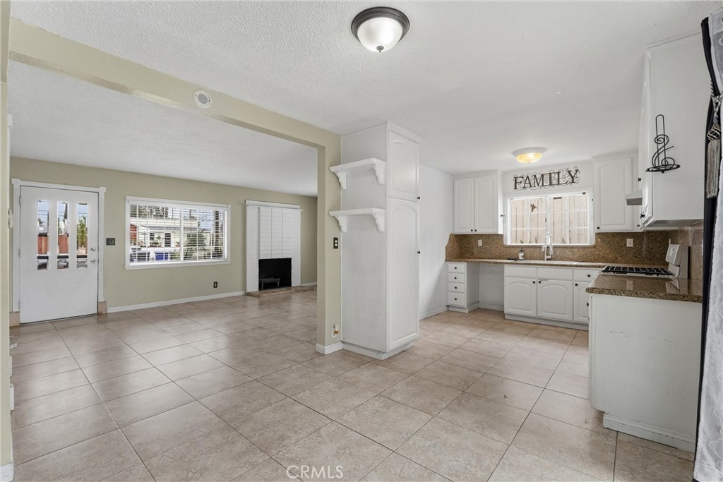 5976 Los Feliz Drive