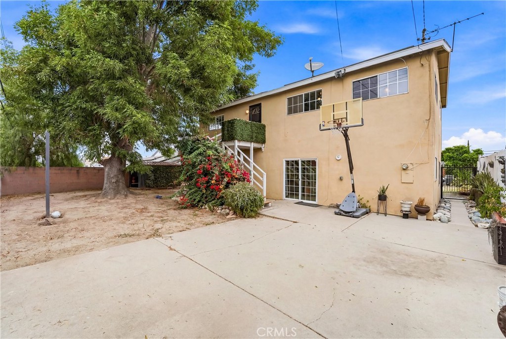 5976 Los Feliz Drive