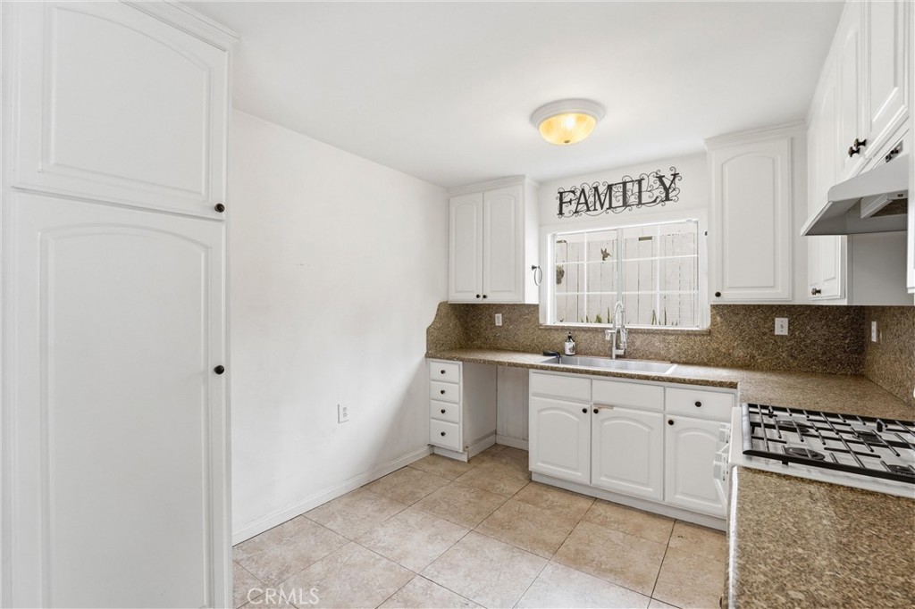 5976 Los Feliz Drive