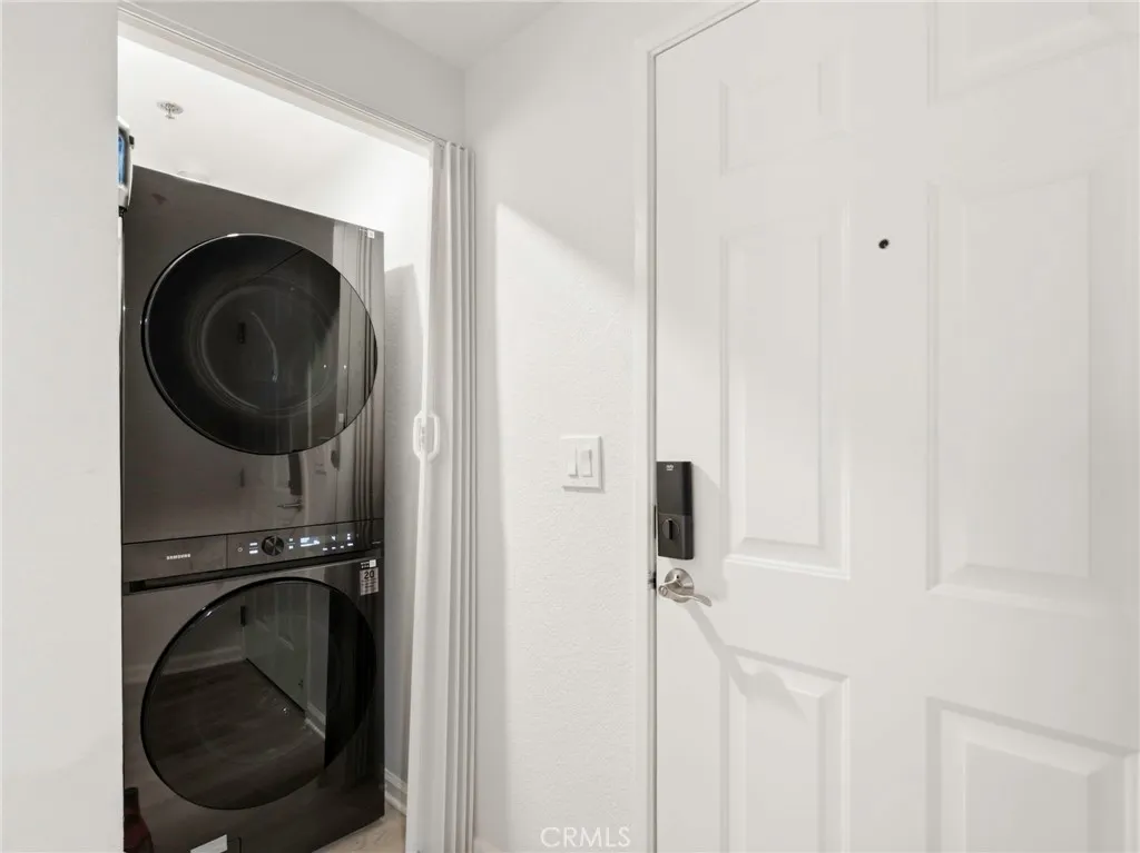 838 Pine Unit 215