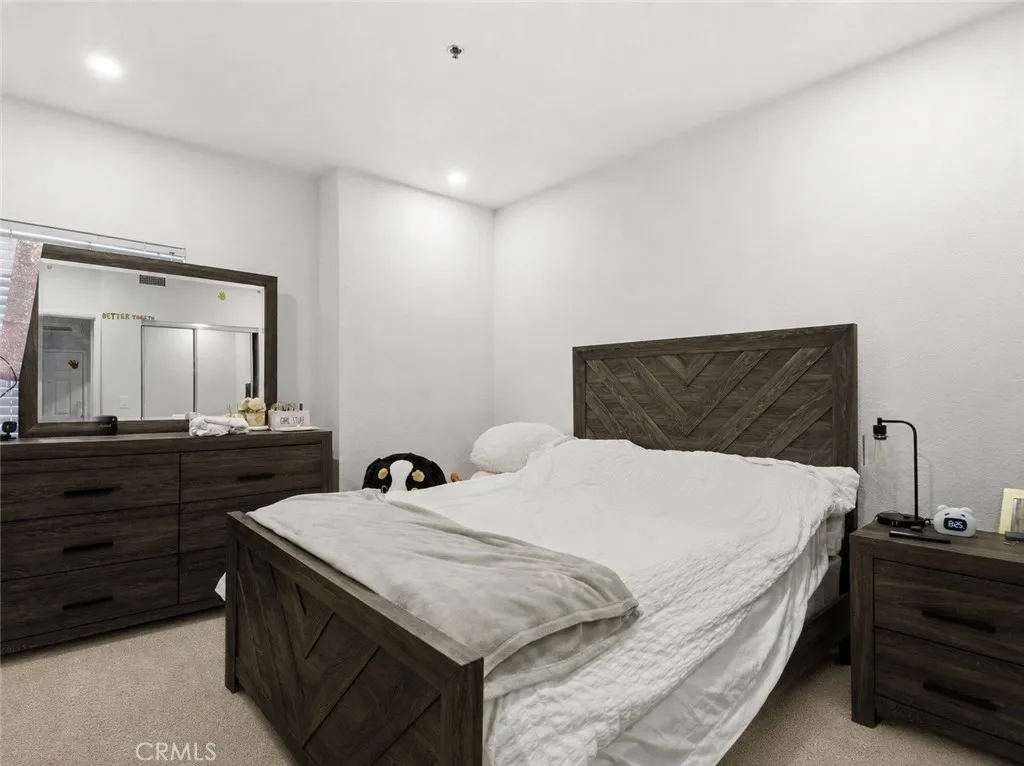 838 Pine Unit 215