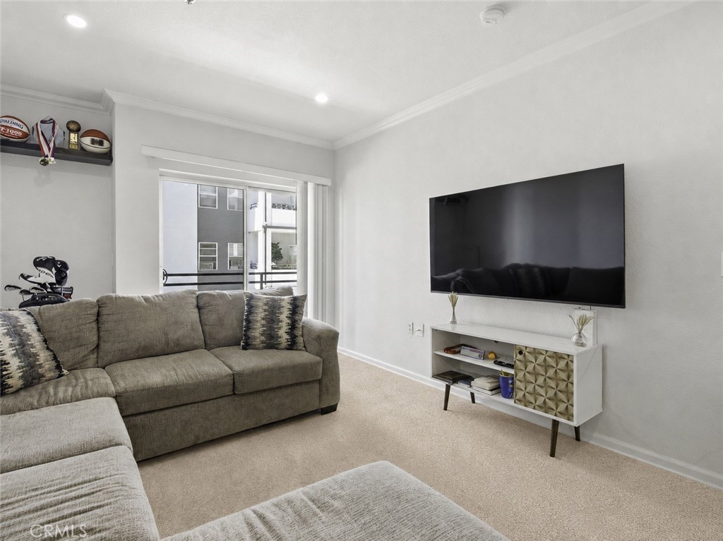 838 Pine 215