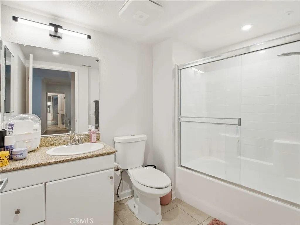 838 Pine Unit 215