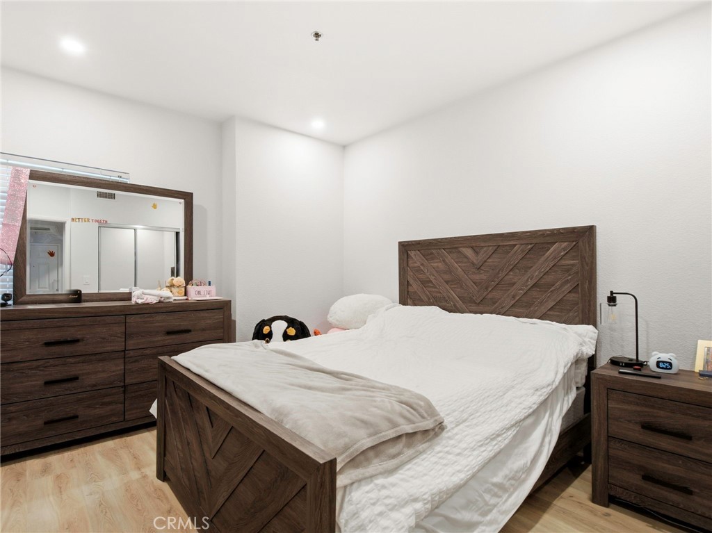 838 Pine 215