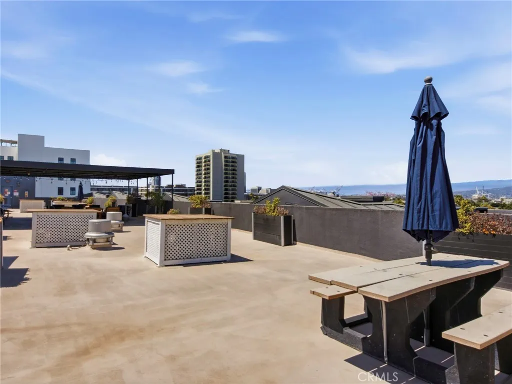838 Pine Unit 215