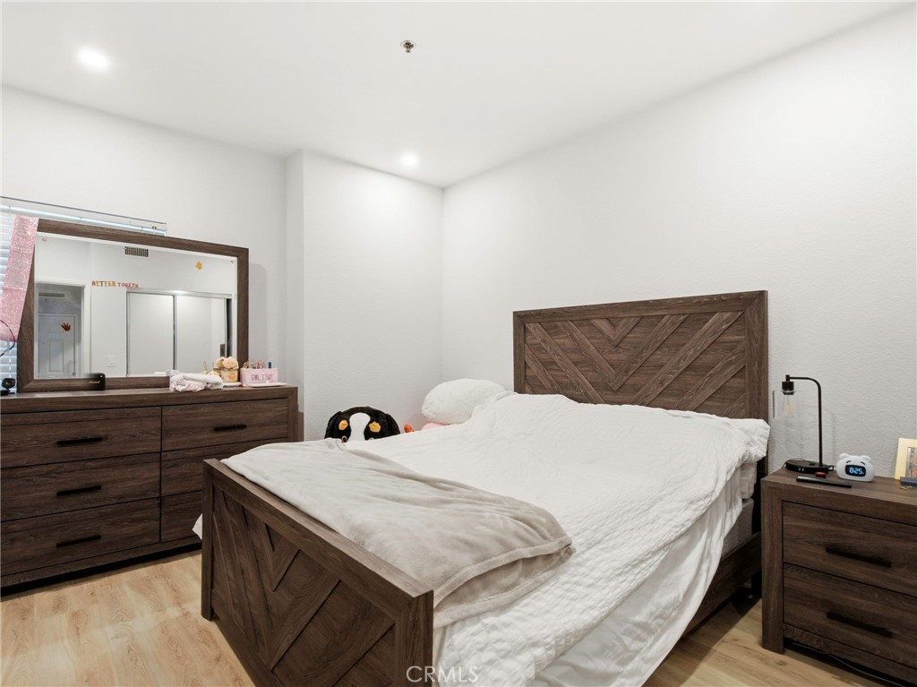838 Pine 215