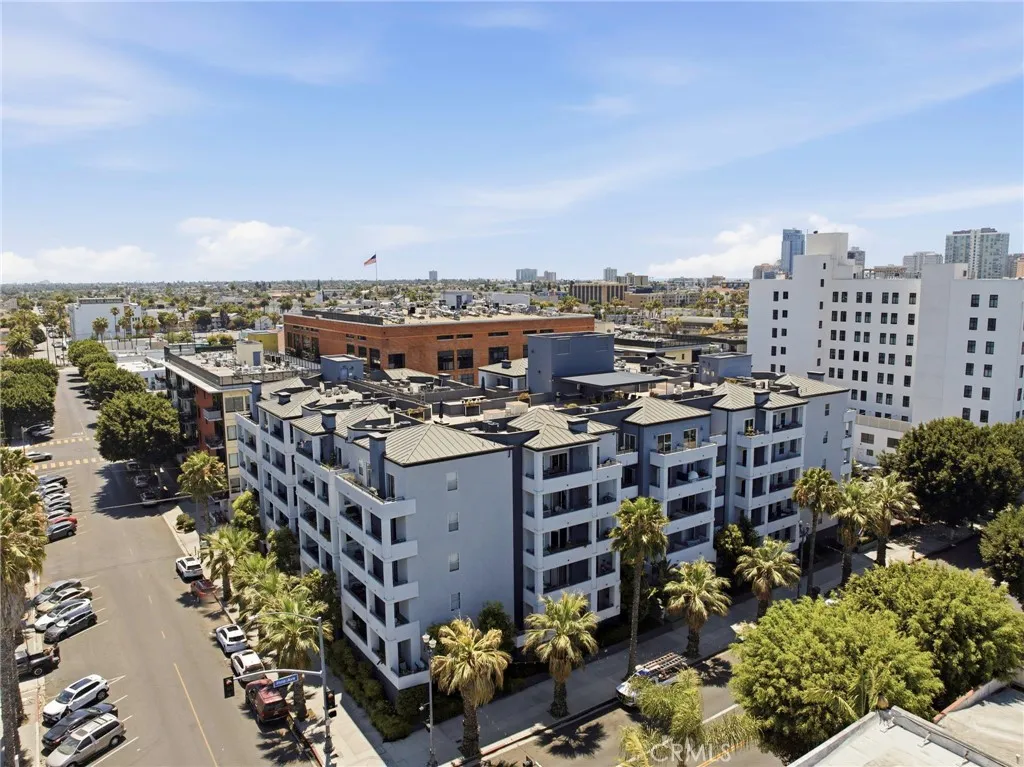 838 Pine Unit 215