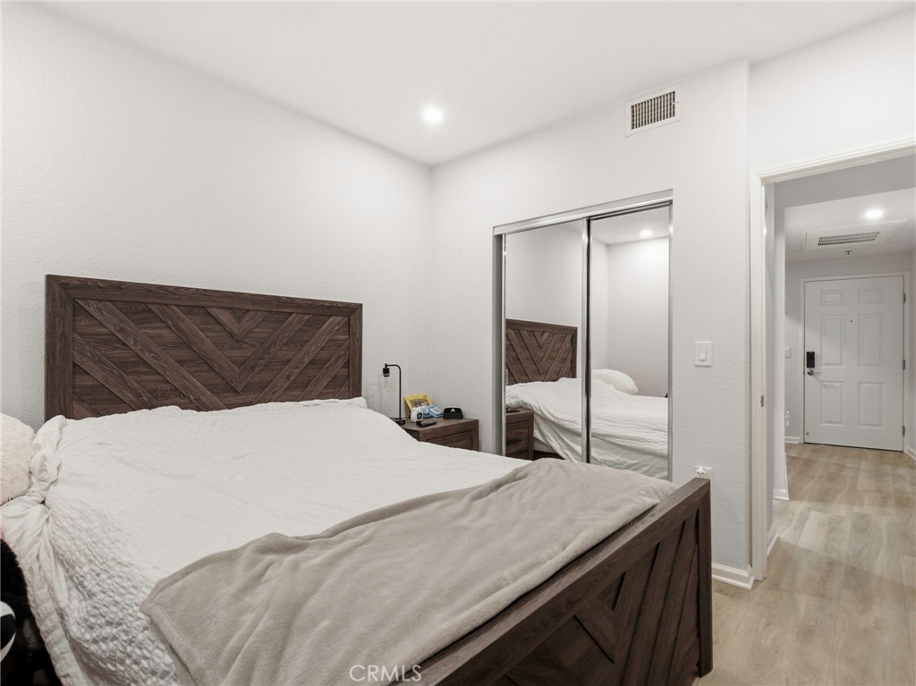 838 Pine 215