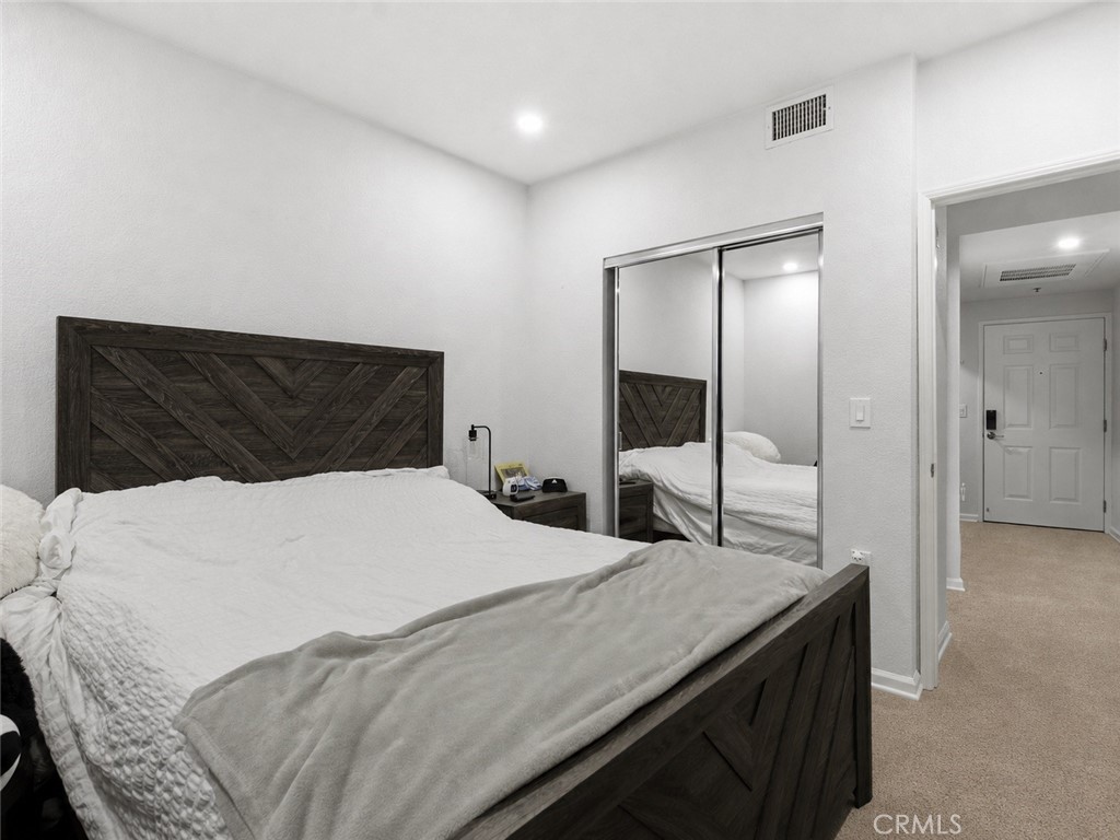 838 Pine 215