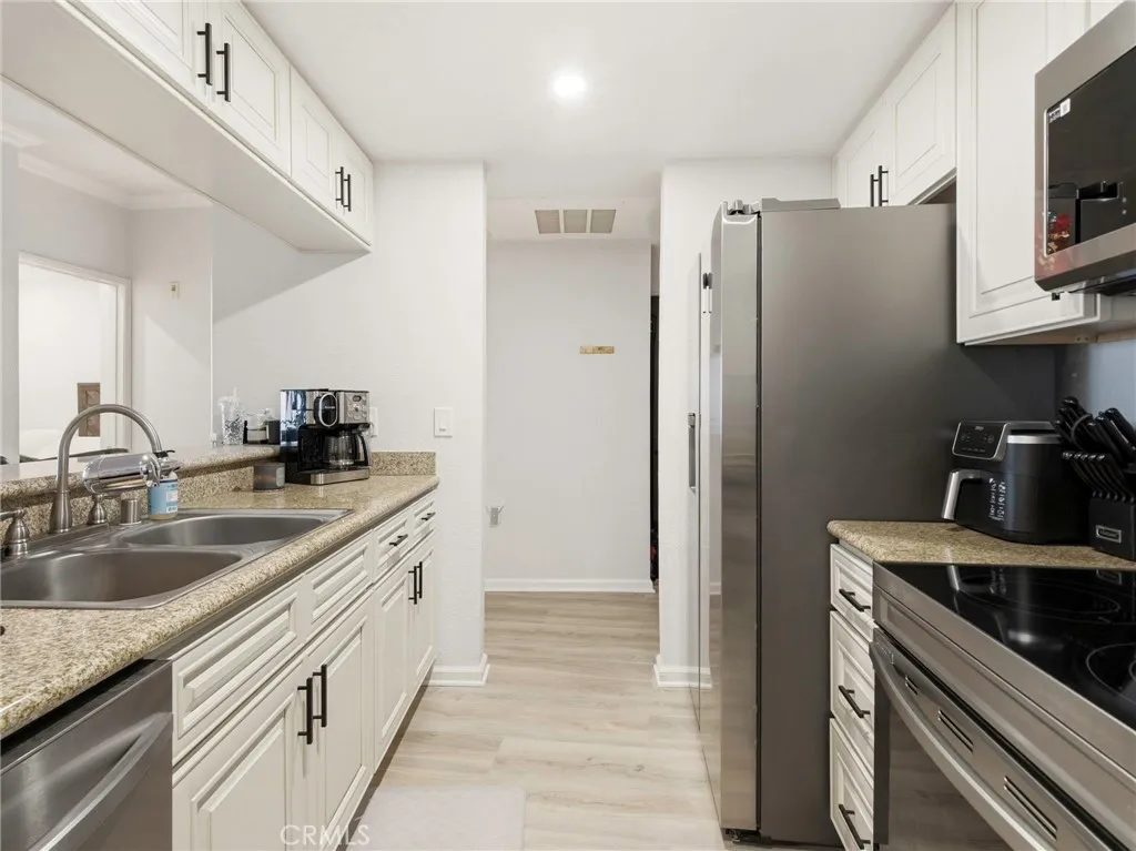 838 Pine Unit 215