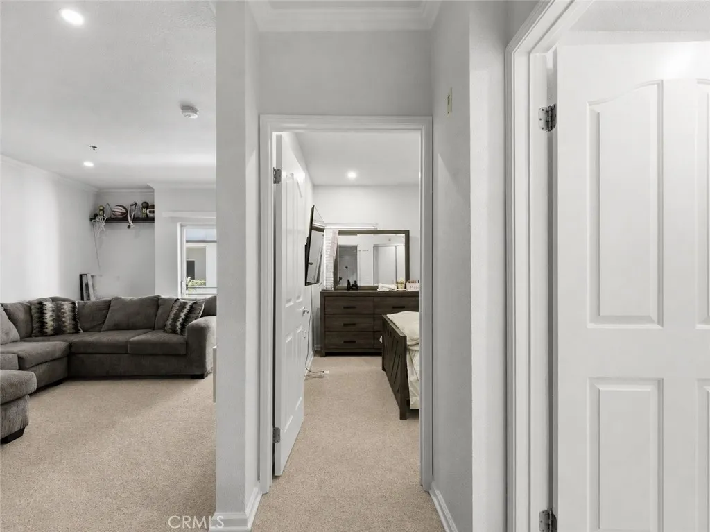 838 Pine Unit 215