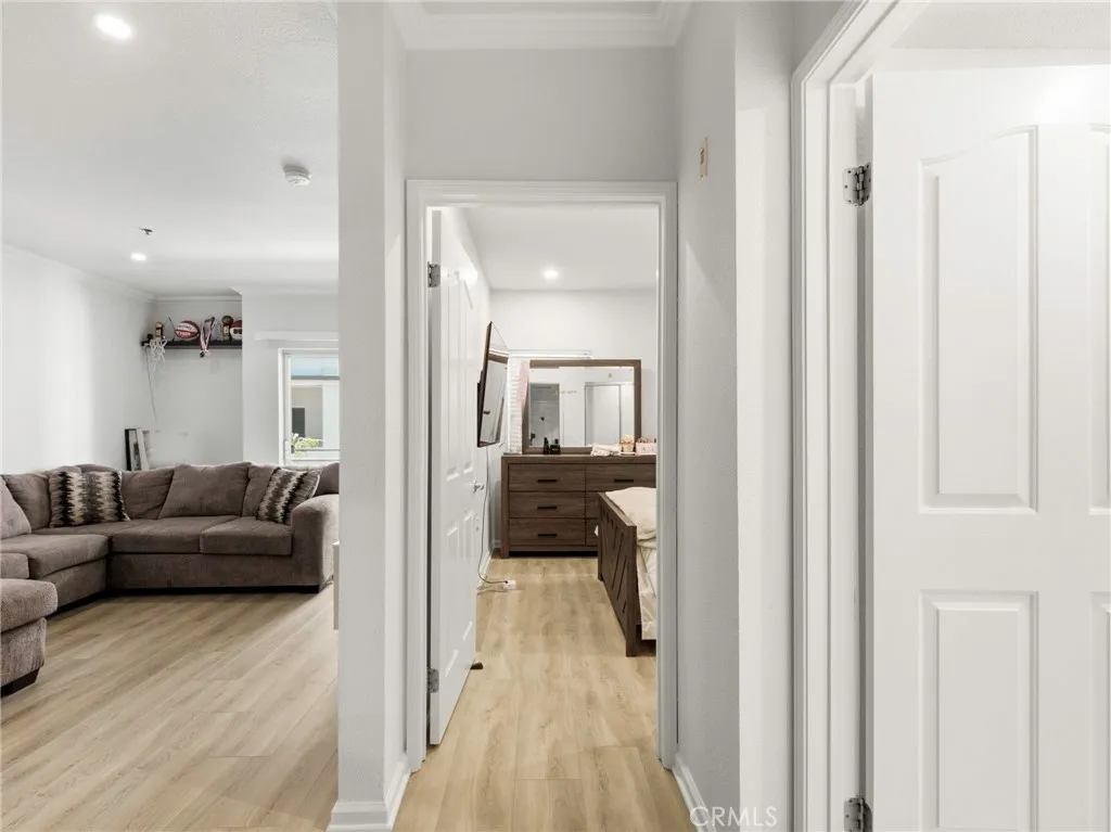 838 Pine Unit 215