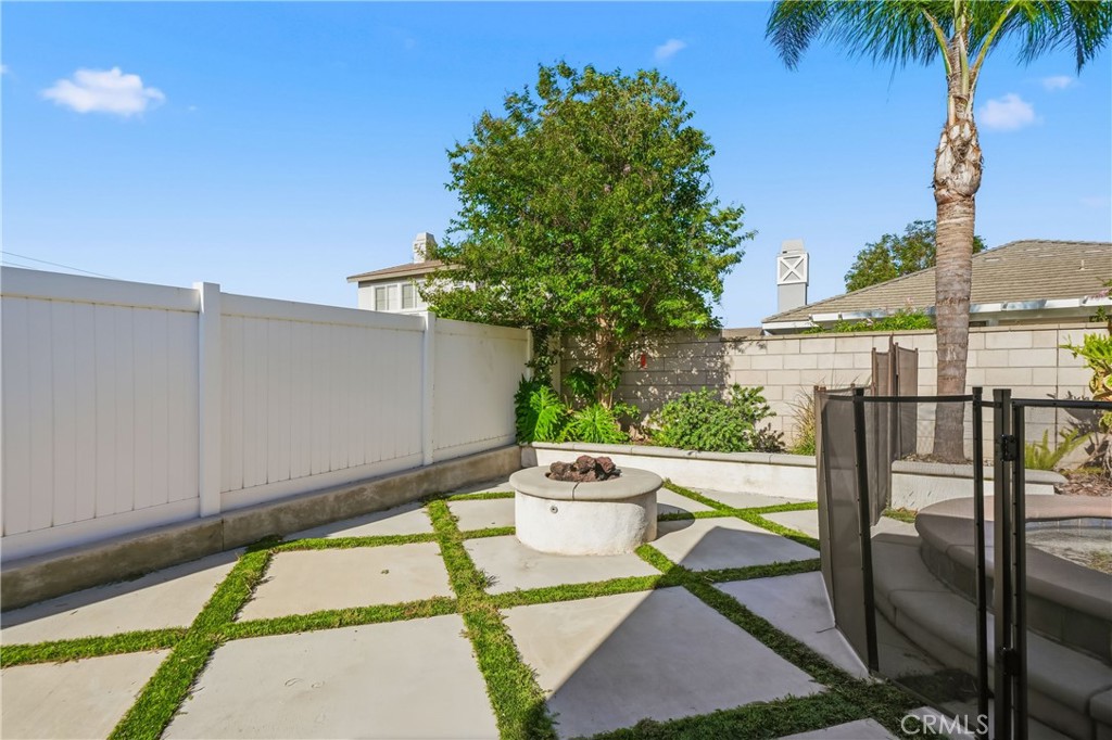 6704 Bull Thistle Court