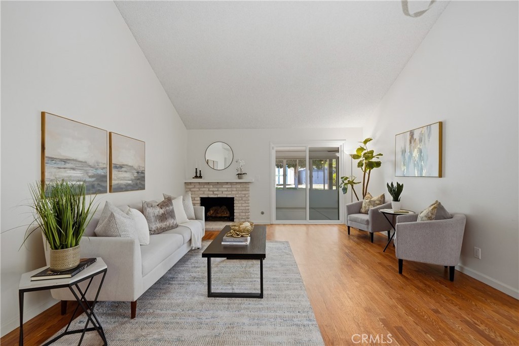 4605 E Silverleaf