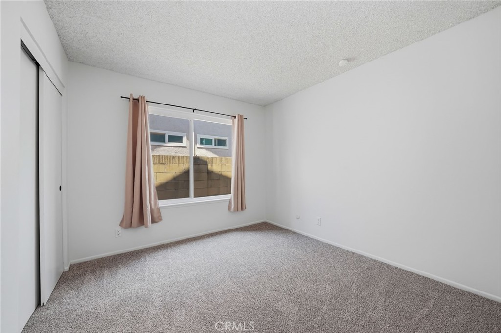 4605 E Silverleaf