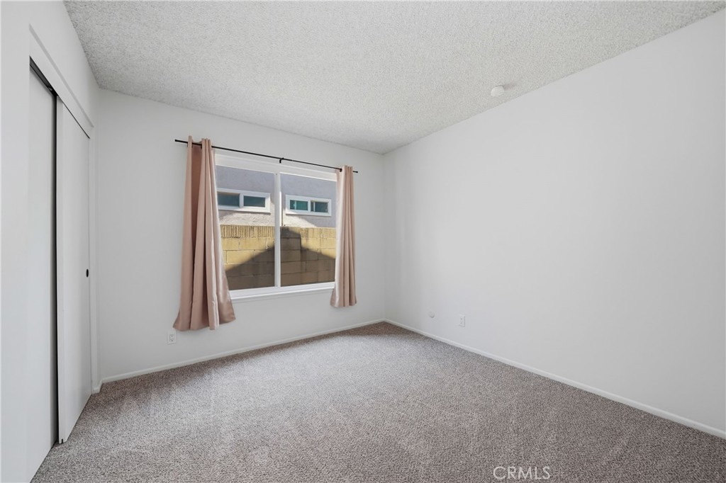 4605 E Silverleaf