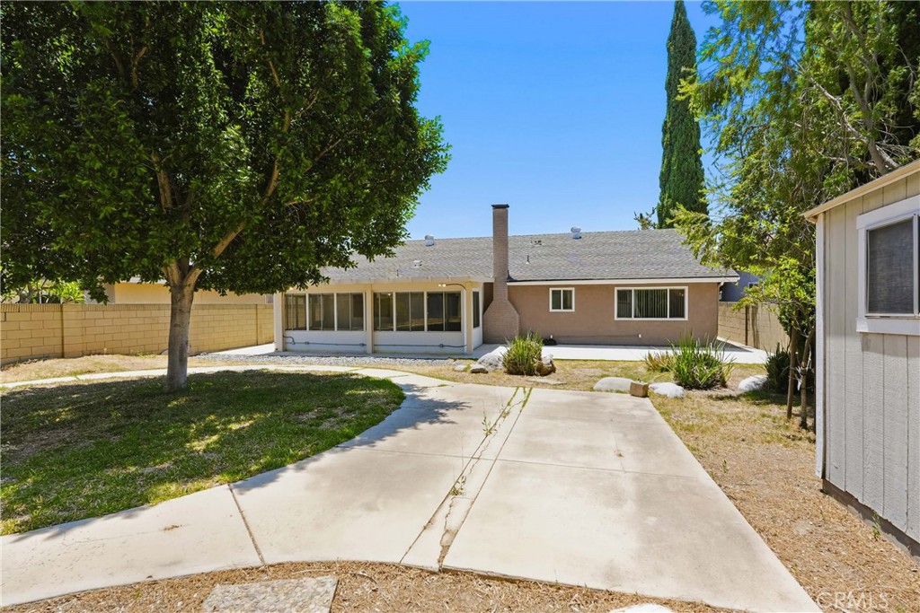 4605 E Silverleaf