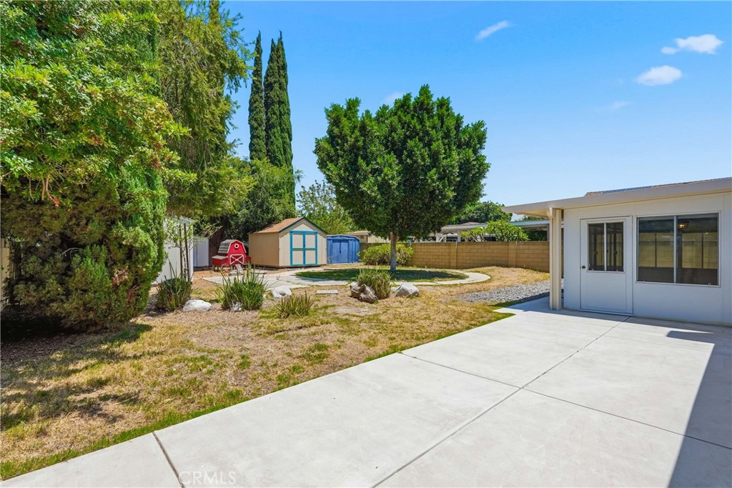 4605 E Silverleaf