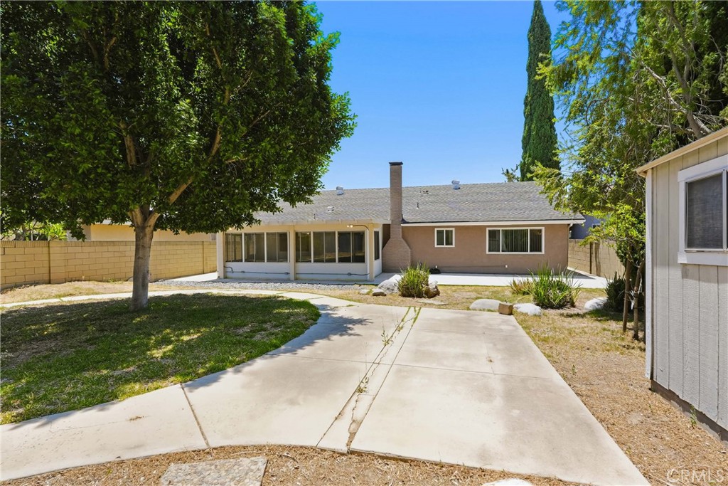 4605 E Silverleaf