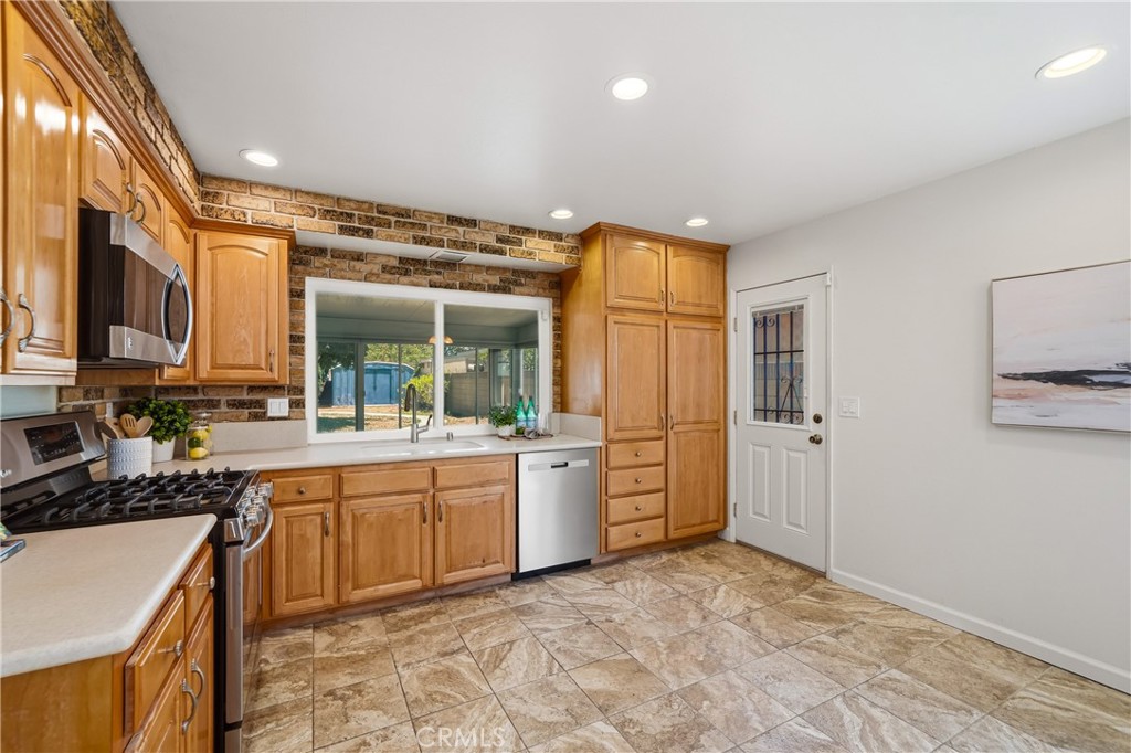 4605 E Silverleaf