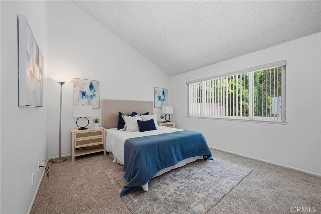 4605 E Silverleaf