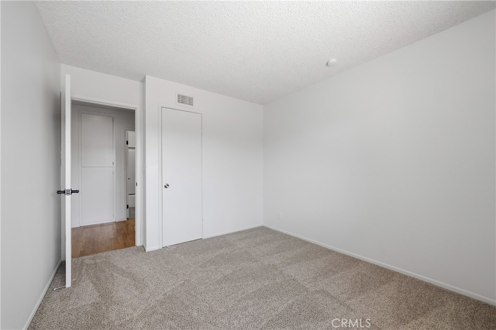 4605 E Silverleaf