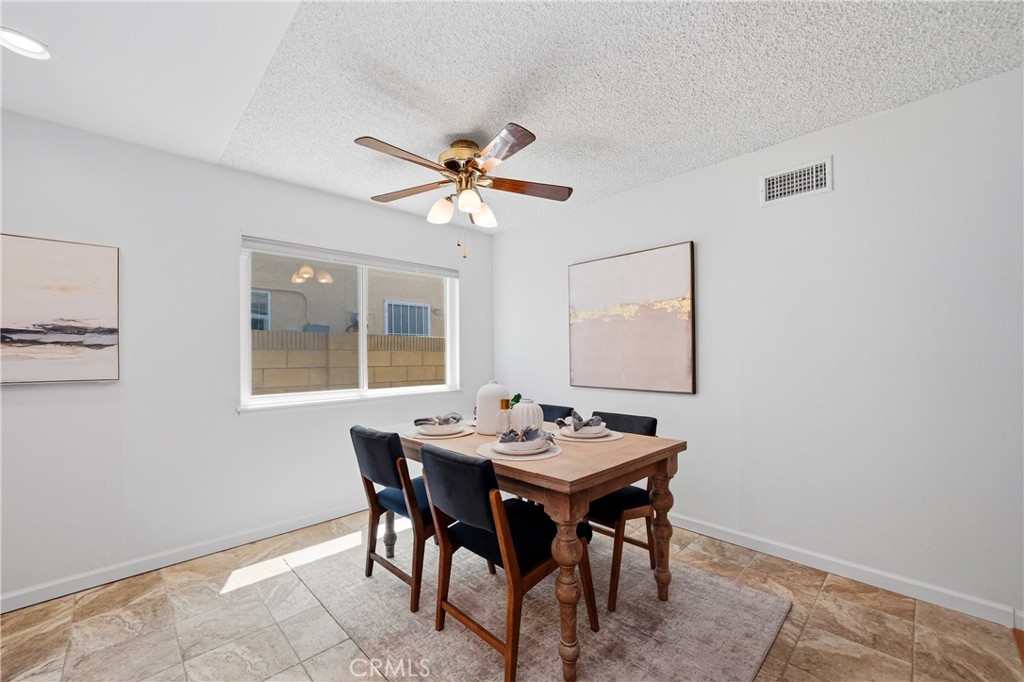 4605 E Silverleaf