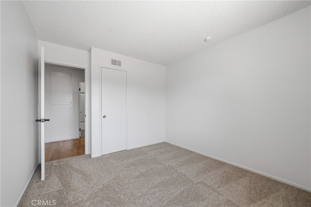 4605 E Silverleaf
