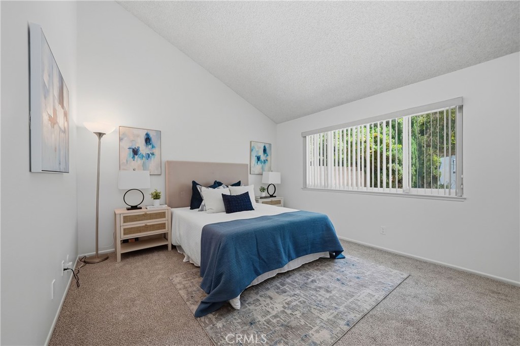 4605 E Silverleaf