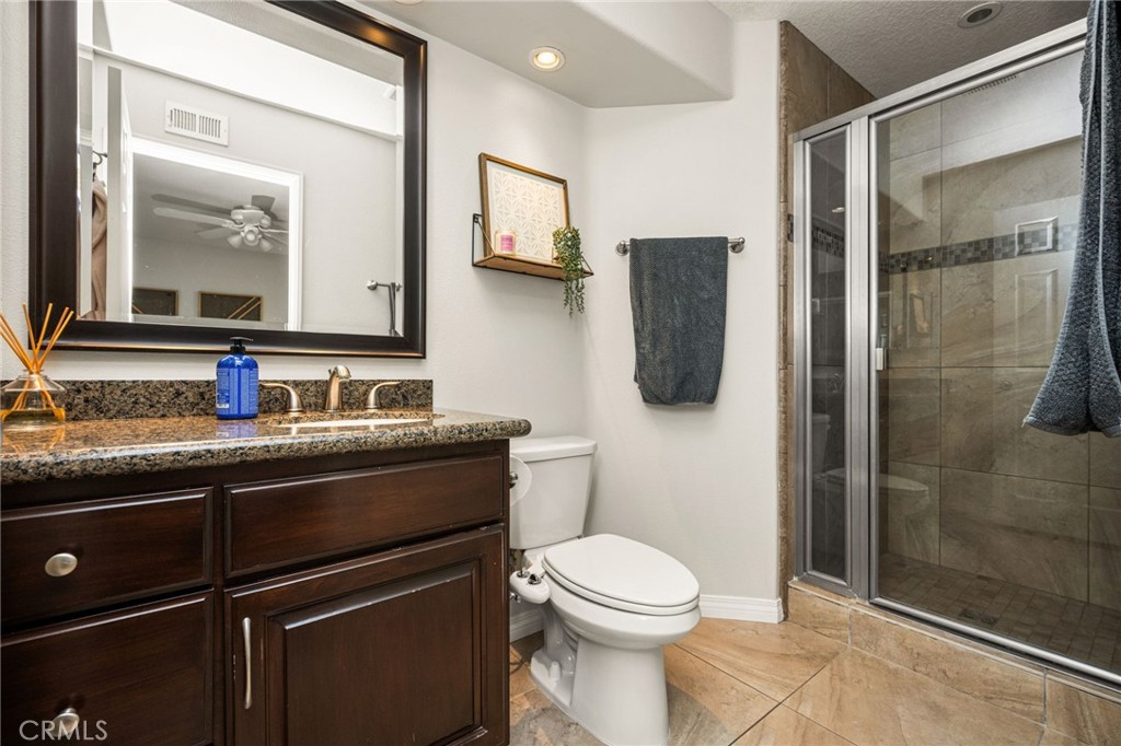8131 E Oak Ridge