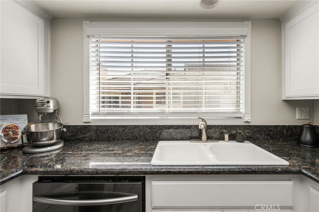 8131 E Oak Ridge