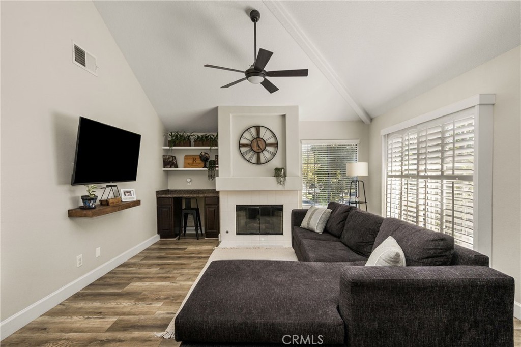 8131 E Oak Ridge