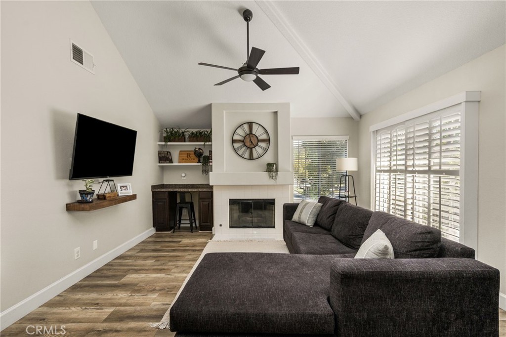 8131 E Oak Ridge