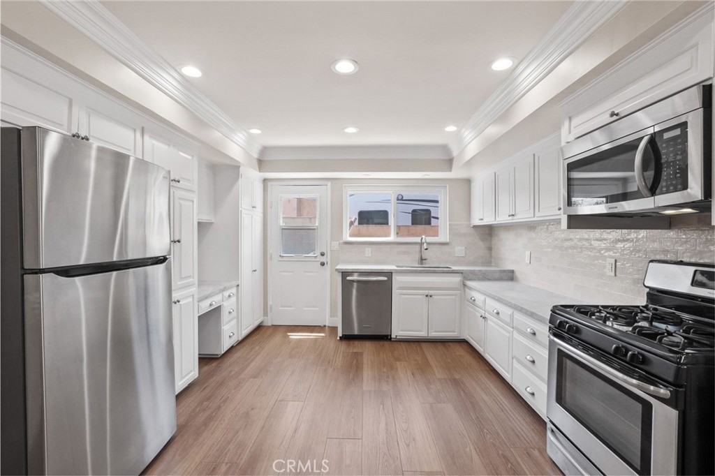 2932 Bostonian