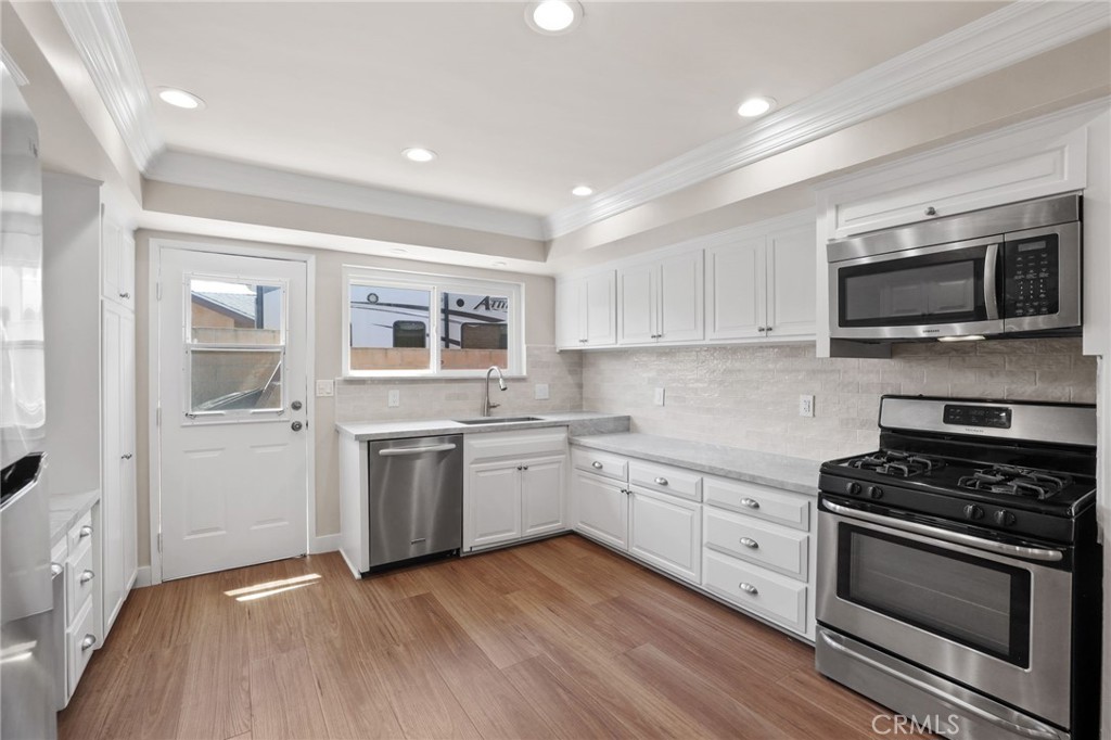 2932 Bostonian