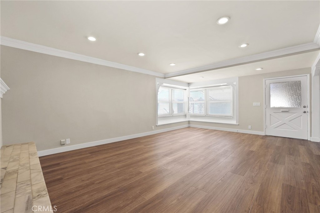 2932 Bostonian
