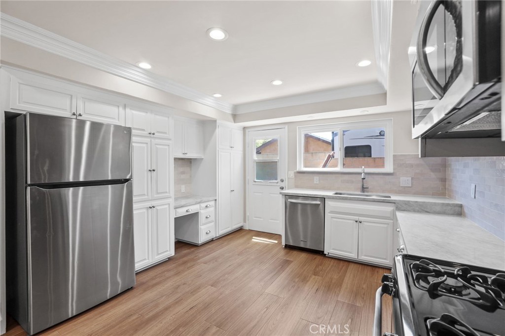 2932 Bostonian