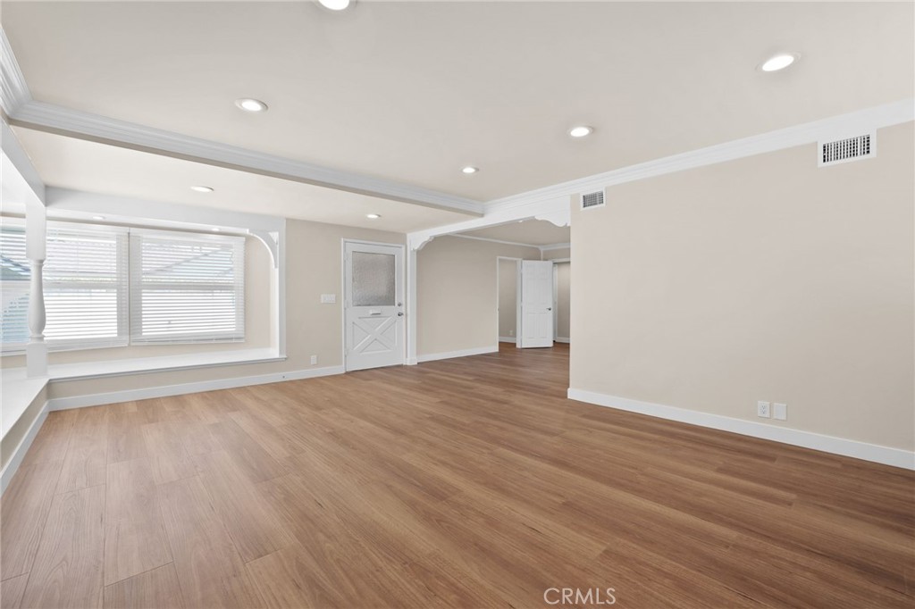 2932 Bostonian