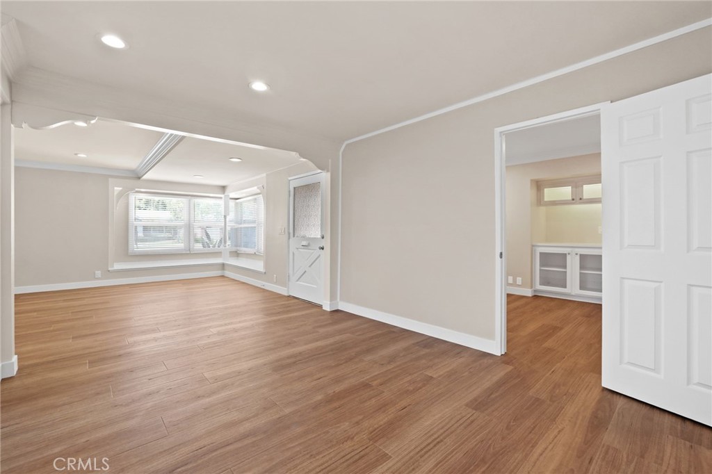 2932 Bostonian