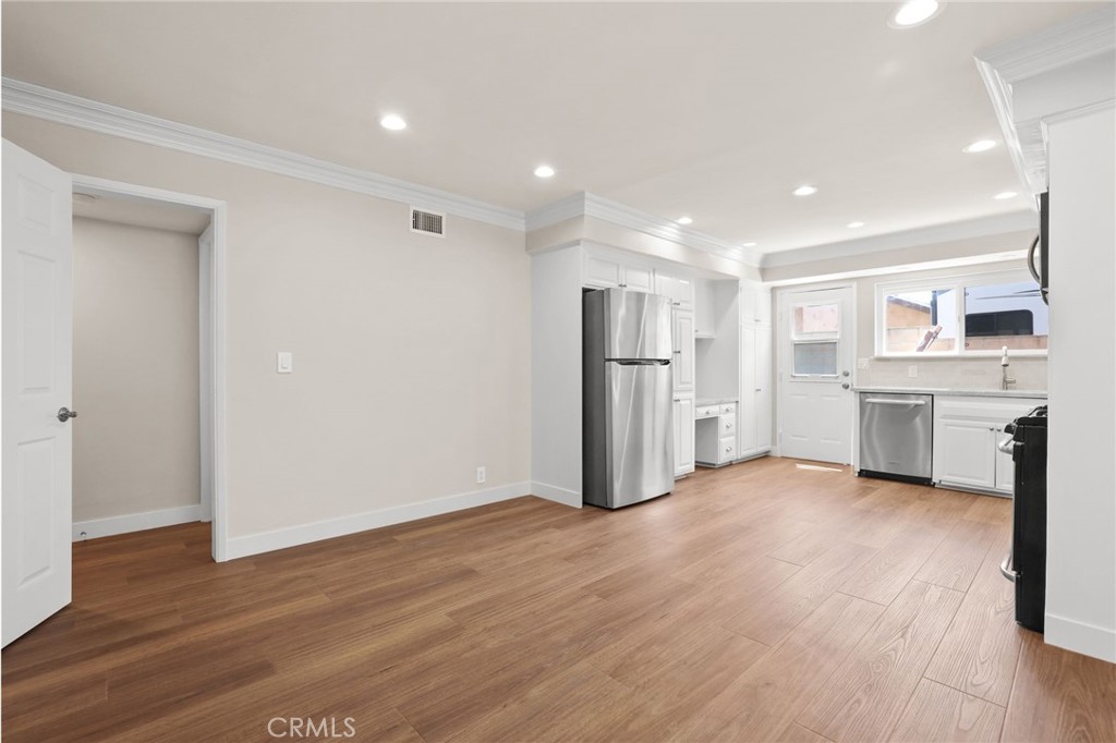 2932 Bostonian